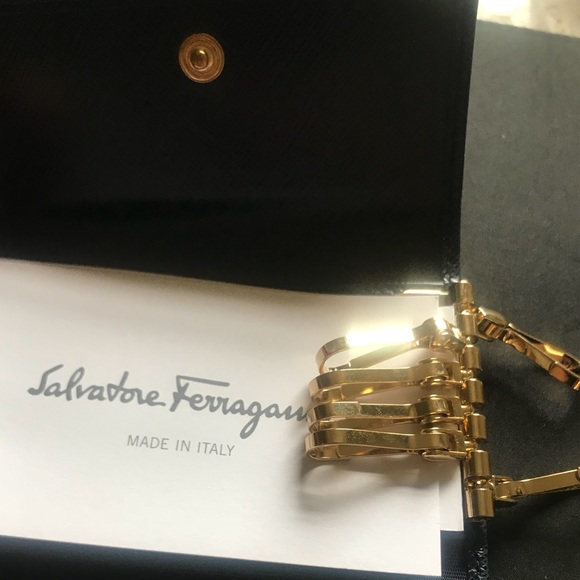 Ferragamo card and key ring - Picture 4 of 9